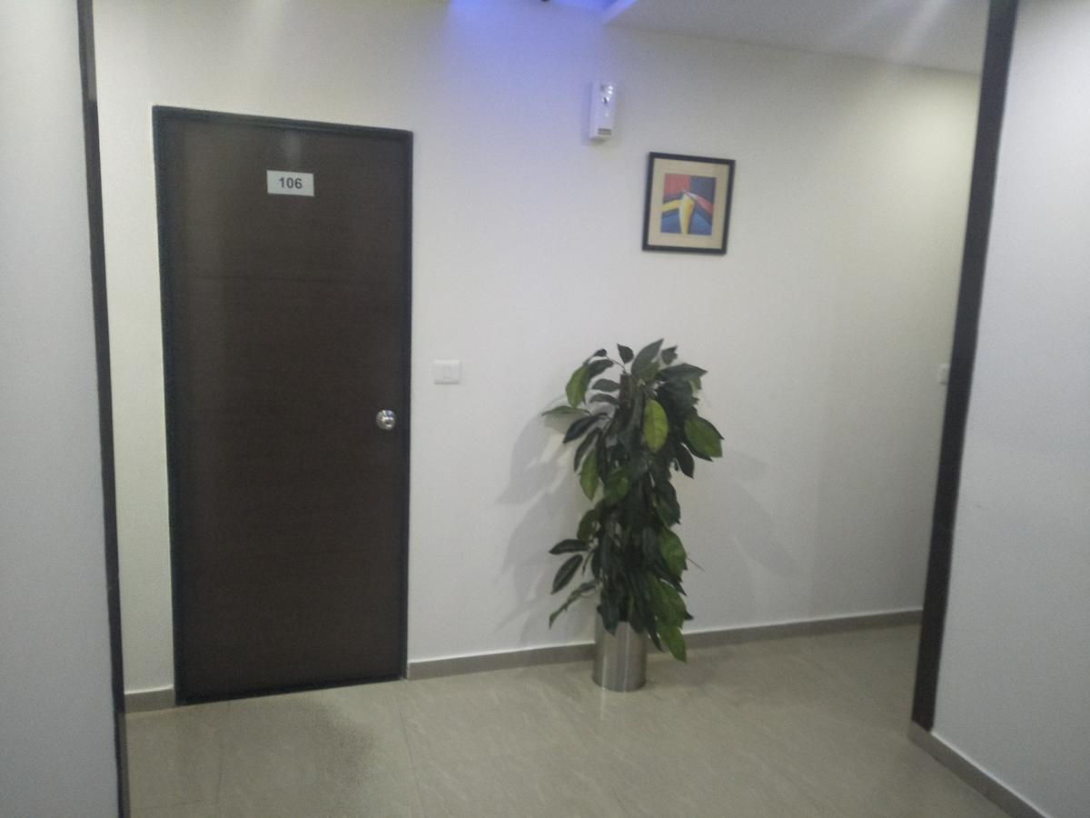 Hotel Ambience Sarkhej 外观 照片